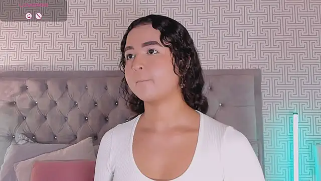 Snapshot of Evaa_Lunna_ chatting on 06.17.26 Evaa Lunna online show from 06.17.26