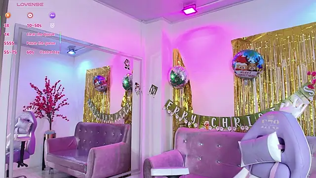 Snapshot of Antonella_wild chatting on 12.19.25 Antonella wild online show from 12.19.25