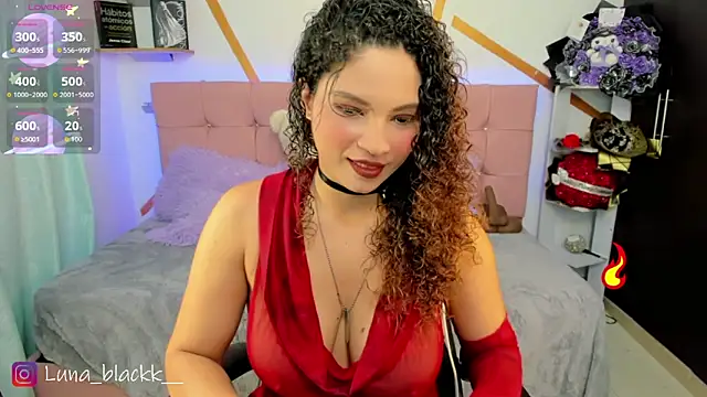 Snapshot of Luna_blackk chatting on 06.18.26 Luna blackk online show from 06.18.26