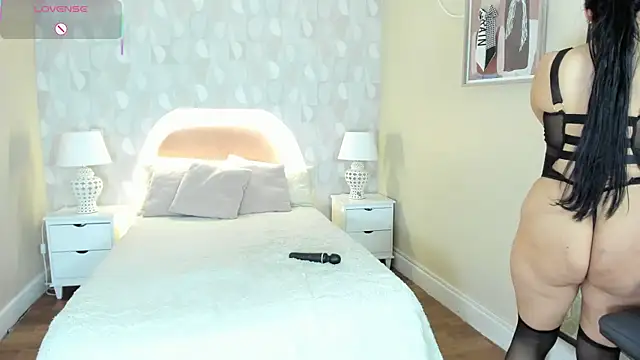 isabella milf  online show from 12.05.25