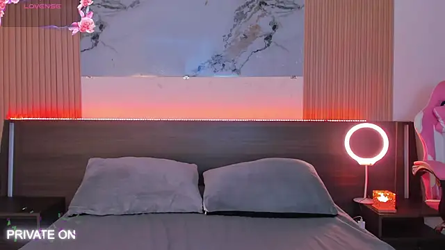 Snapshot of samanthaa_moon chatting on 02.23.26 samanthaa moon online show from 02.23.26