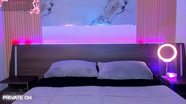 Snapshot of samanthaa_moon chatting on 03.17.26 samanthaa moon online show from 03.17.26