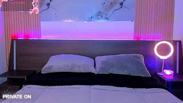 Snapshot of samanthaa_moon chatting on 03.18.26 samanthaa moon online show from 03.18.26