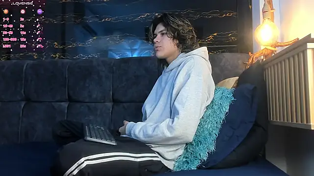 Diamond twink online show from 11.05.25