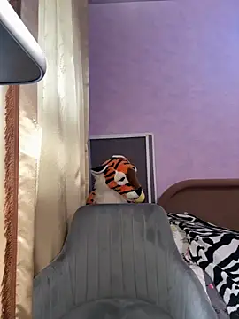 Snapshot of Soft_Pleasure chatting on 11.17.25 Soft Pleasure online show from 11.17.25