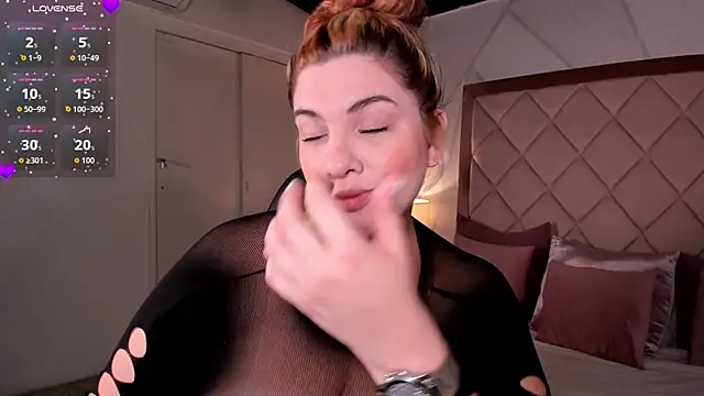 Snapshot of anabelle_clark chatting on 10.16.25 anabelle clark online show from 10.16.25