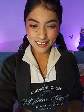 Snapshot of Fox_Roxxan chatting on 07.01.26 Fox Roxxan online show from 07.01.26