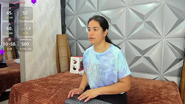 GreciaFox1 online show from 11.13.25