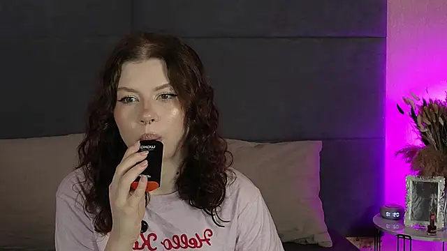 RianaRey online show from 06.19.26