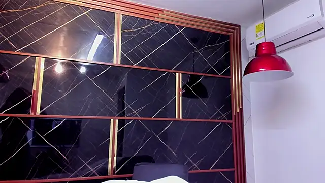 HannyThompson online show from 10.19.25