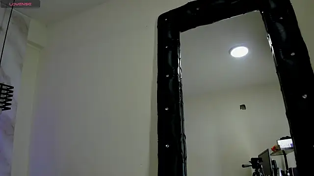 Luciifeer  online show from 09.25.25