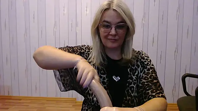 EleanoraDream online show from 11.07.25