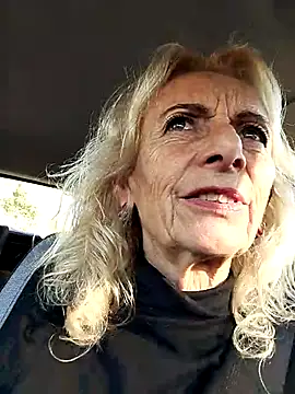 Snapshot of clarabell4 chatting on 11.11.25 clarabell4 online show from 11.11.25