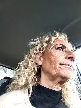 Snapshot of clarabell4 chatting on 11.21.25 clarabell4 online show from 11.21.25