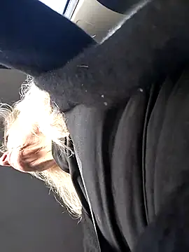 Snapshot of clarabell4 chatting on 12.05.25 clarabell4 online show from 12.05.25