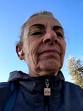 Snapshot of clarabell4 chatting on 02.01.26 clarabell4 online show from 02.01.26