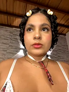 Yassy vazquez online show from 10.04.25