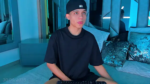 Sebax Young online show from 09.30.25