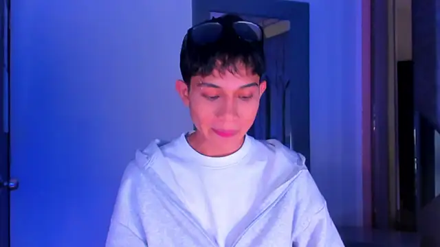 Snapshot of Sebax_Young chatting on 04.17.26 Sebax Young online show from 04.17.26