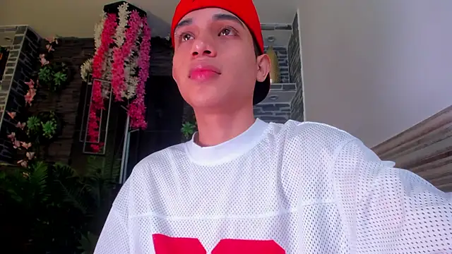 Snapshot of Sebax_Young chatting on 04.19.26 Sebax Young online show from 04.19.26
