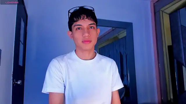 Sebax Young online show from 05.18.26