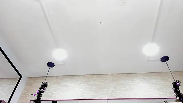 ThaliaCross online show from 11.01.25