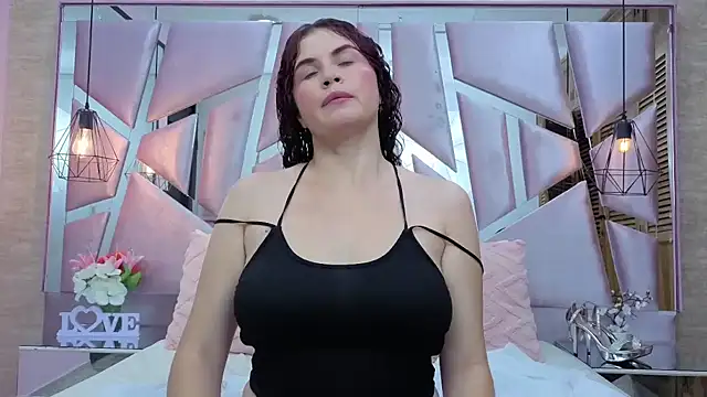 ThaliaCross online show from 04.30.26