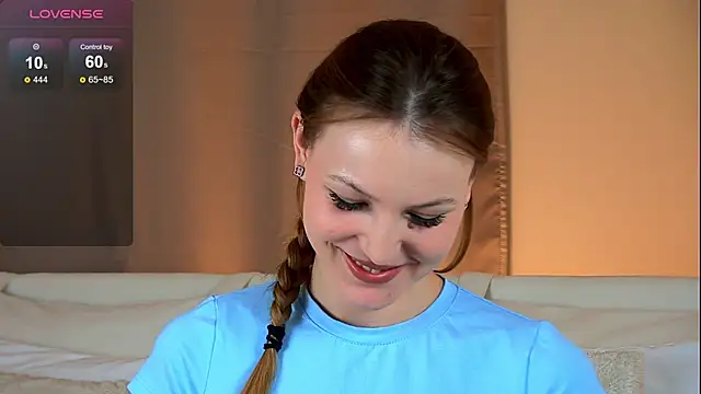 Snapshot of YungTessa chatting on 09.30.25 YungTessa online show from 09.30.25