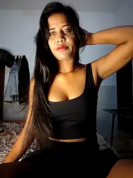cute radhikaa online show from 10.22.25