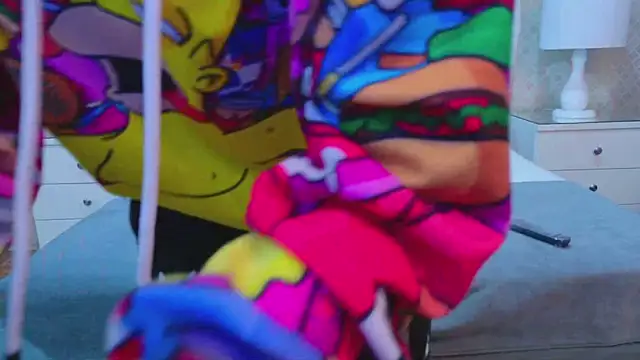 Snapshot of ZoeKrug chatting on 11.04.25 ZoeKrug online show from 11.04.25