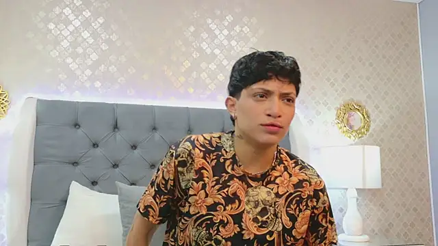 Snapshot of ZoeKrug chatting on 11.13.25 ZoeKrug online show from 11.13.25