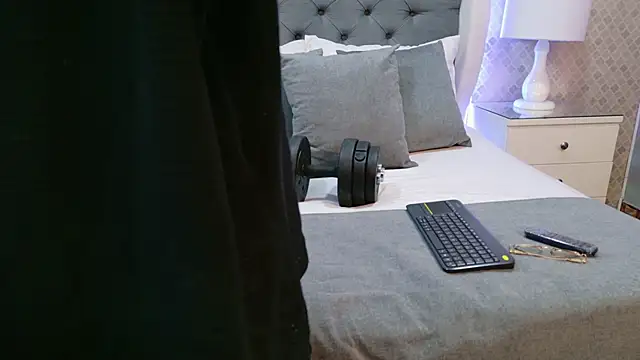 Snapshot of ZoeKrug chatting on 01.08.26 ZoeKrug online show from 01.08.26