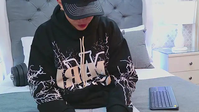 Snapshot of ZoeKrug chatting on 01.14.26 ZoeKrug online show from 01.14.26