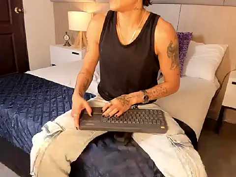 Snapshot of ZoeKrug chatting on 02.12.26 ZoeKrug online show from 02.12.26