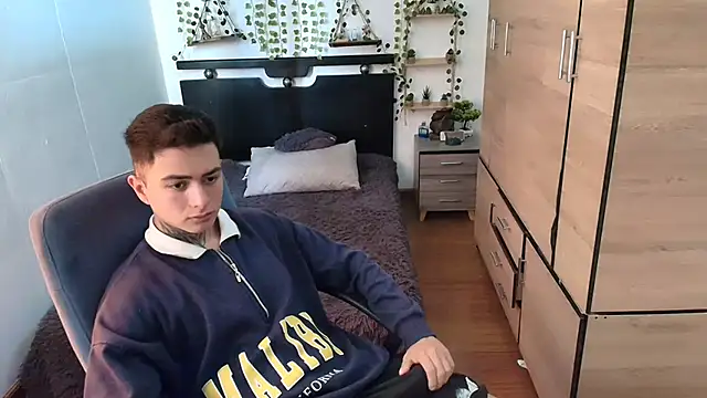 Snapshot of santii_ss chatting on 05.10.26 santii ss online show from 05.10.26