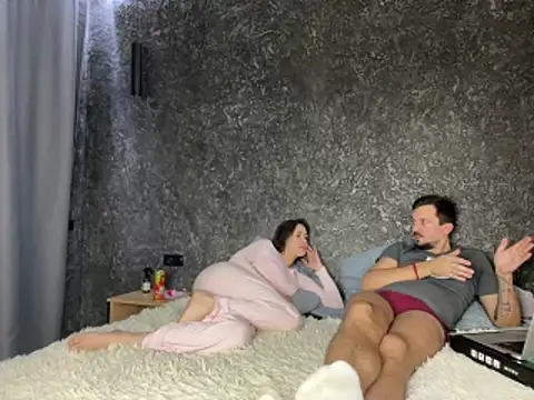 Snapshot of Bugs_and_Bunny chatting on 10.23.25 Bugs and Bunny online show from 10.23.25