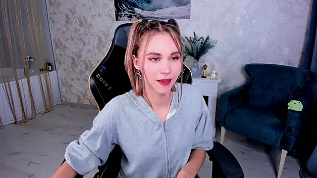 EllaCurtis online show from 05.03.26