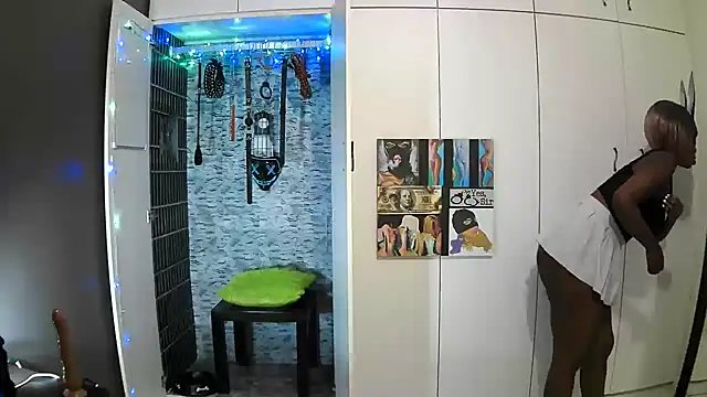 Snapshot of BaDSubMiss chatting on 09.29.25 BaDSubMiss online show from 09.29.25