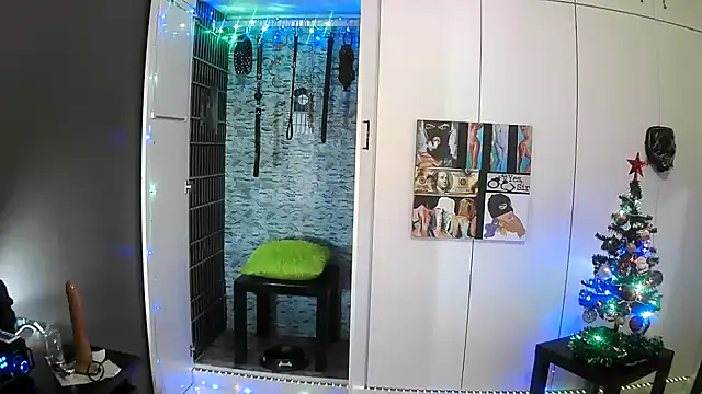 Snapshot of BaDSubMiss chatting on 12.14.25 BaDSubMiss online show from 12.14.25