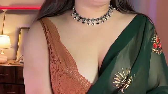 SunhariGirl online show from 02.13.26