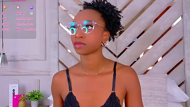 Snapshot of Agatha-Adams chatting on 11.04.25 Agatha-Adams online show from 11.04.25