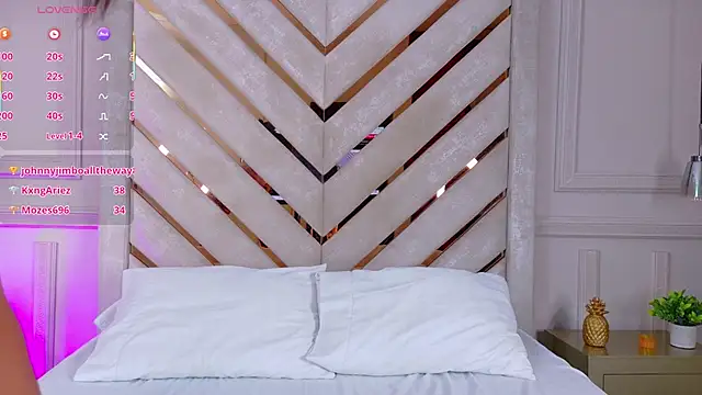 Snapshot of Agatha-Adams chatting on 11.19.25 Agatha-Adams online show from 11.19.25