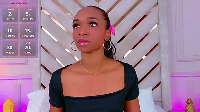 Snapshot of Agatha-Adams chatting on 11.28.25 Agatha-Adams online show from 11.28.25