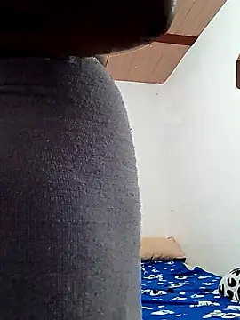 Snapshot of MORALAREAL chatting on 11.09.25 MORALAREAL online show from 11.09.25