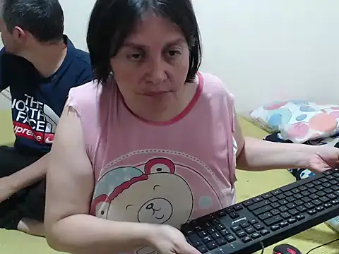 jade noah  online show from 01.10.26