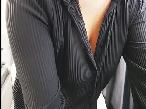 Snapshot of Casiana_ chatting on 11.11.25 Casiana online show from 11.11.25