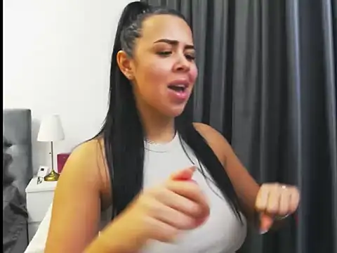 Snapshot of Casiana_ chatting on 11.12.25 Casiana online show from 11.12.25