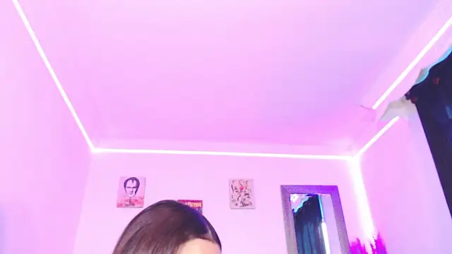 Snapshot of Anna_belly chatting on 09.18.25 Anna belly online show from 09.18.25
