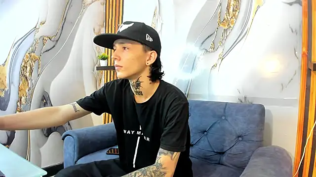 Snapshot of StraightBoy_Nick chatting on 10.12.25 StraightBoy Nick online show from 10.12.25