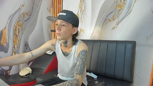 Snapshot of StraightBoy_Nick chatting on 03.03.26 StraightBoy Nick online show from 03.03.26